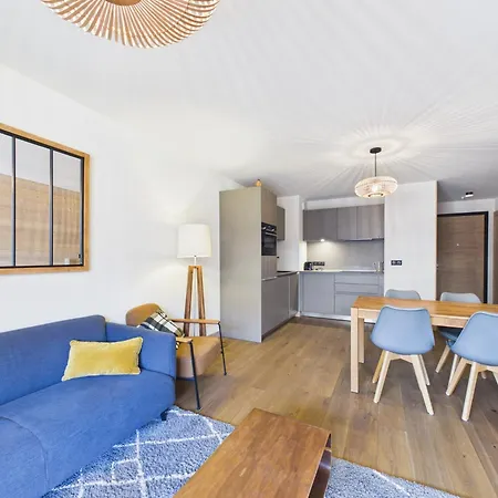 Appartement - Superbe Neuf Au Centre, Proche Des Pistes Et Commodités - Fr-1-623-344